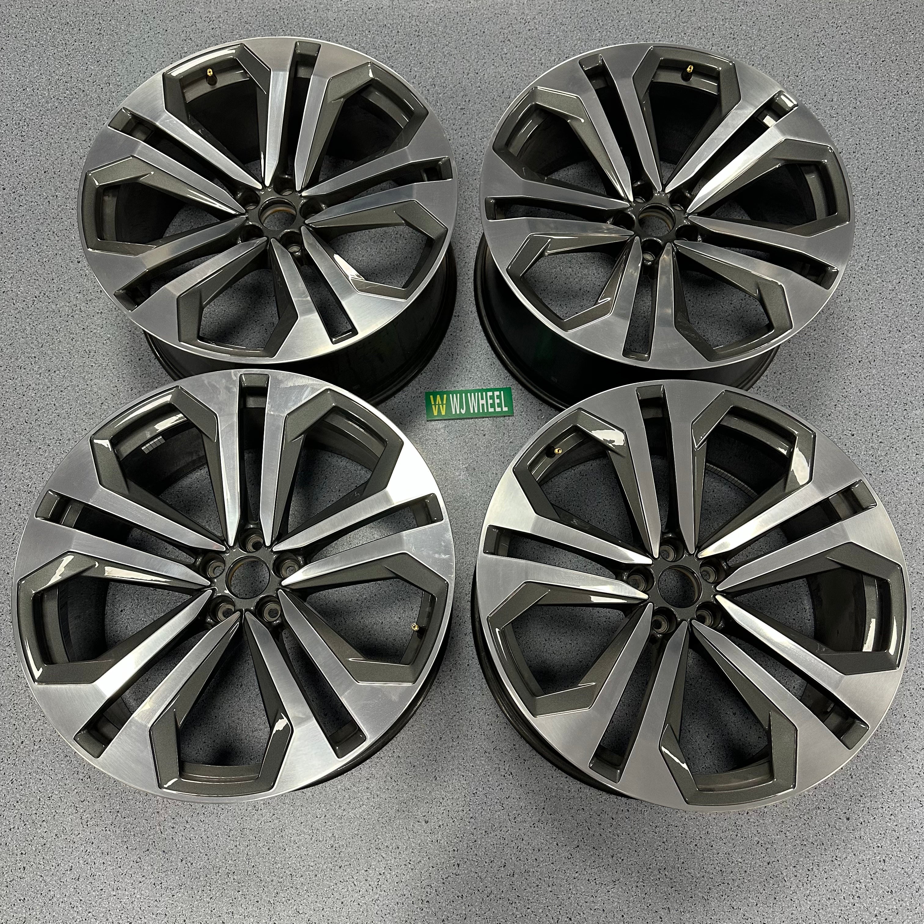 Audi Q8 22 inch original wheels