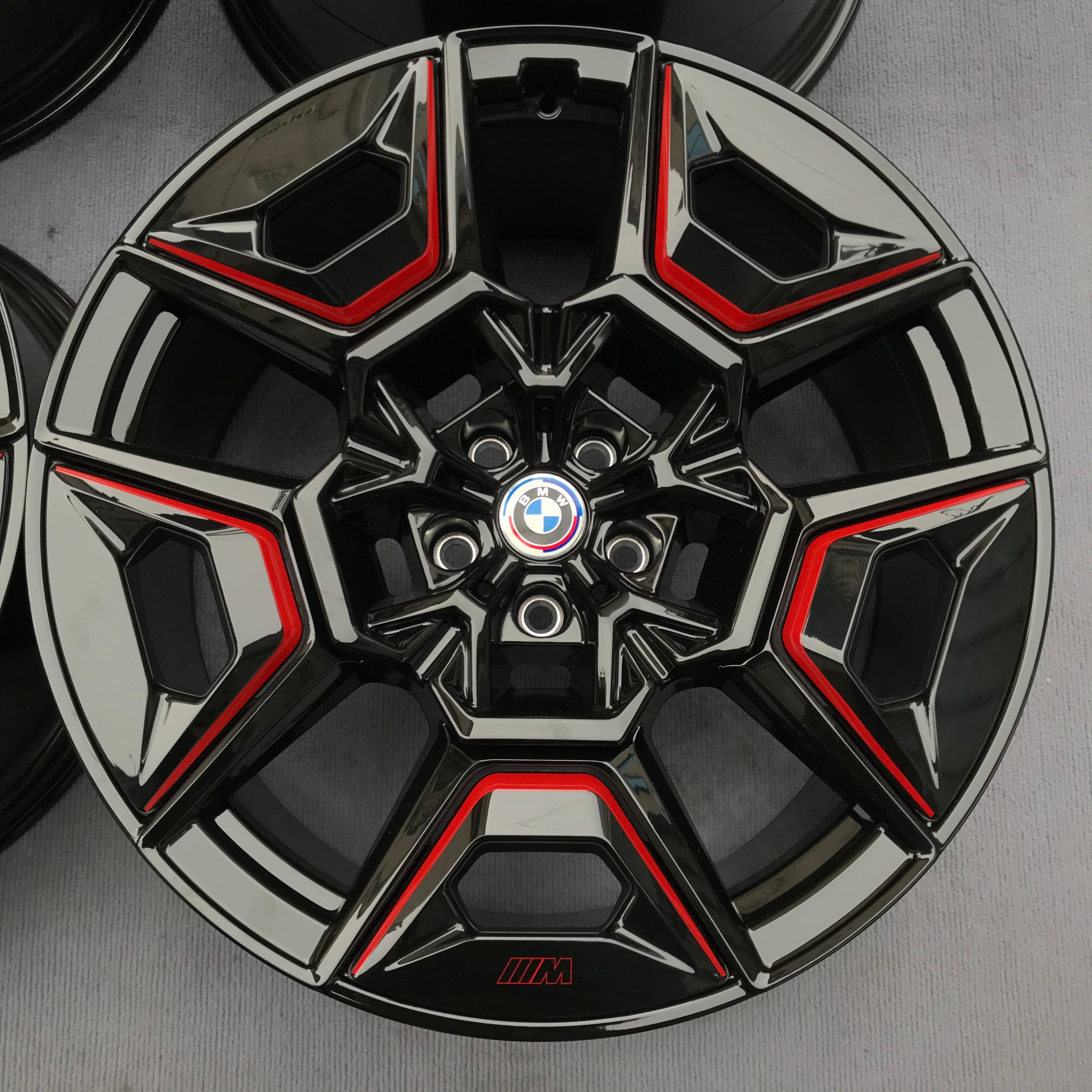 BMW XM 22 inch Brand new original wheels