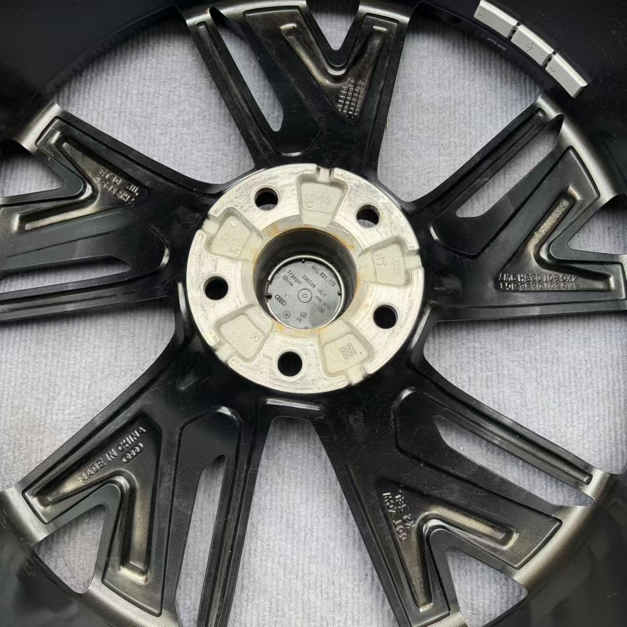 Audi  A7 21 inch original wheel black
