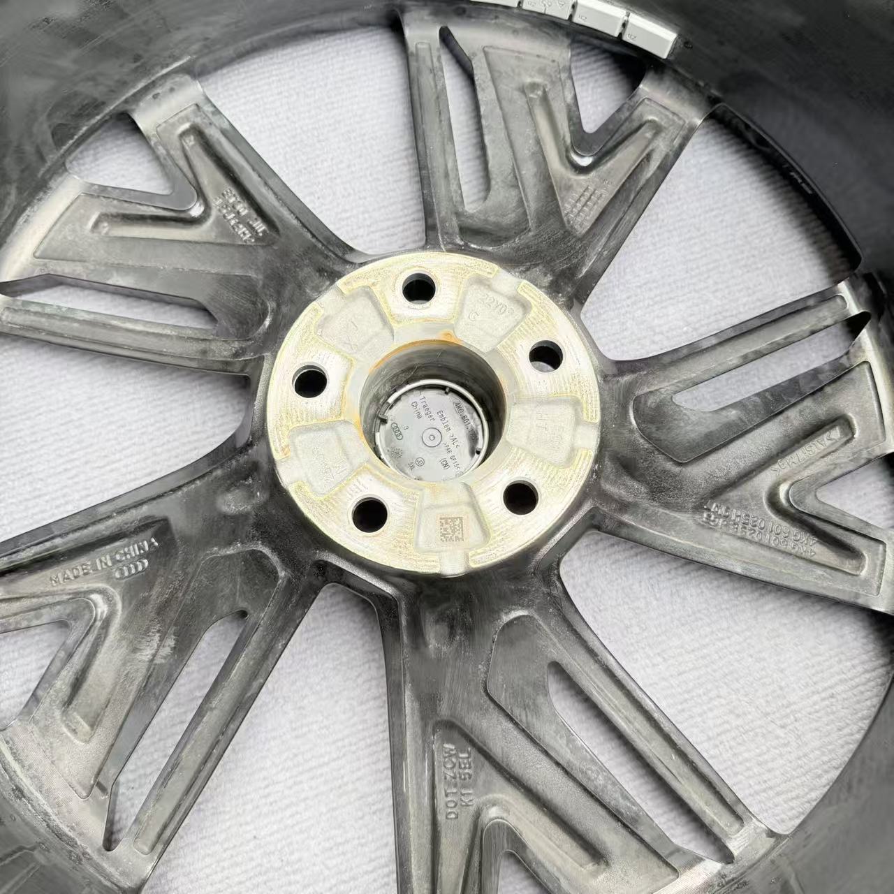 Audi A7L 21 inch original wheel