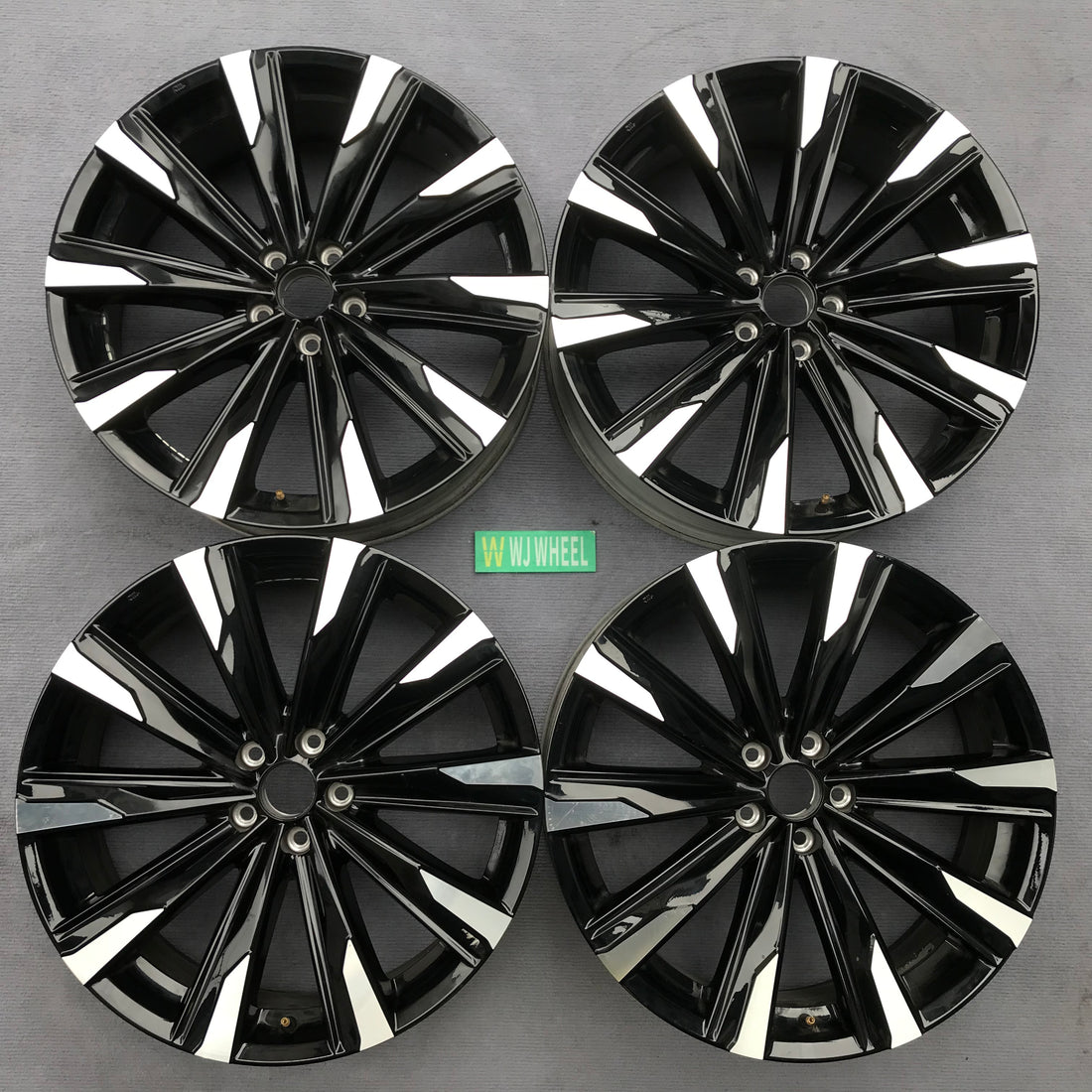 Toyota Crown 21-inch original wheels
