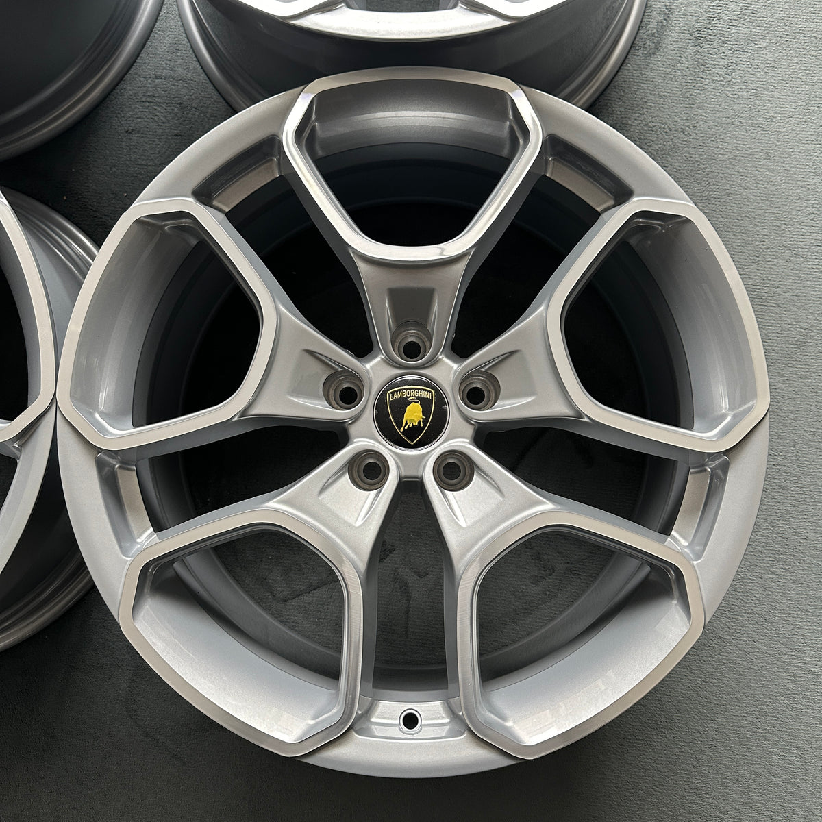 MB09 19 inch 5*112 57.1
