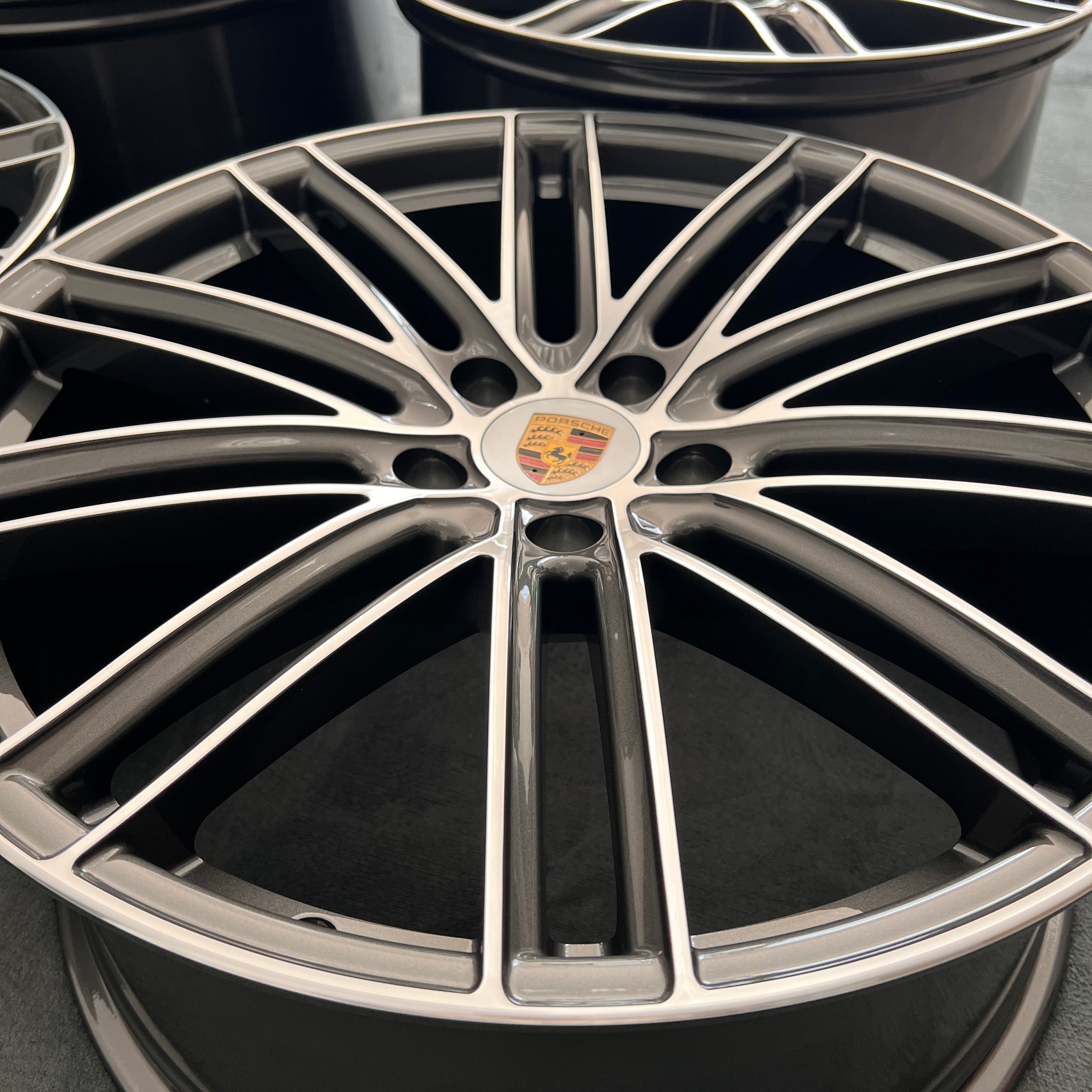 Porsche Cayenne 22 inch  original  wheel