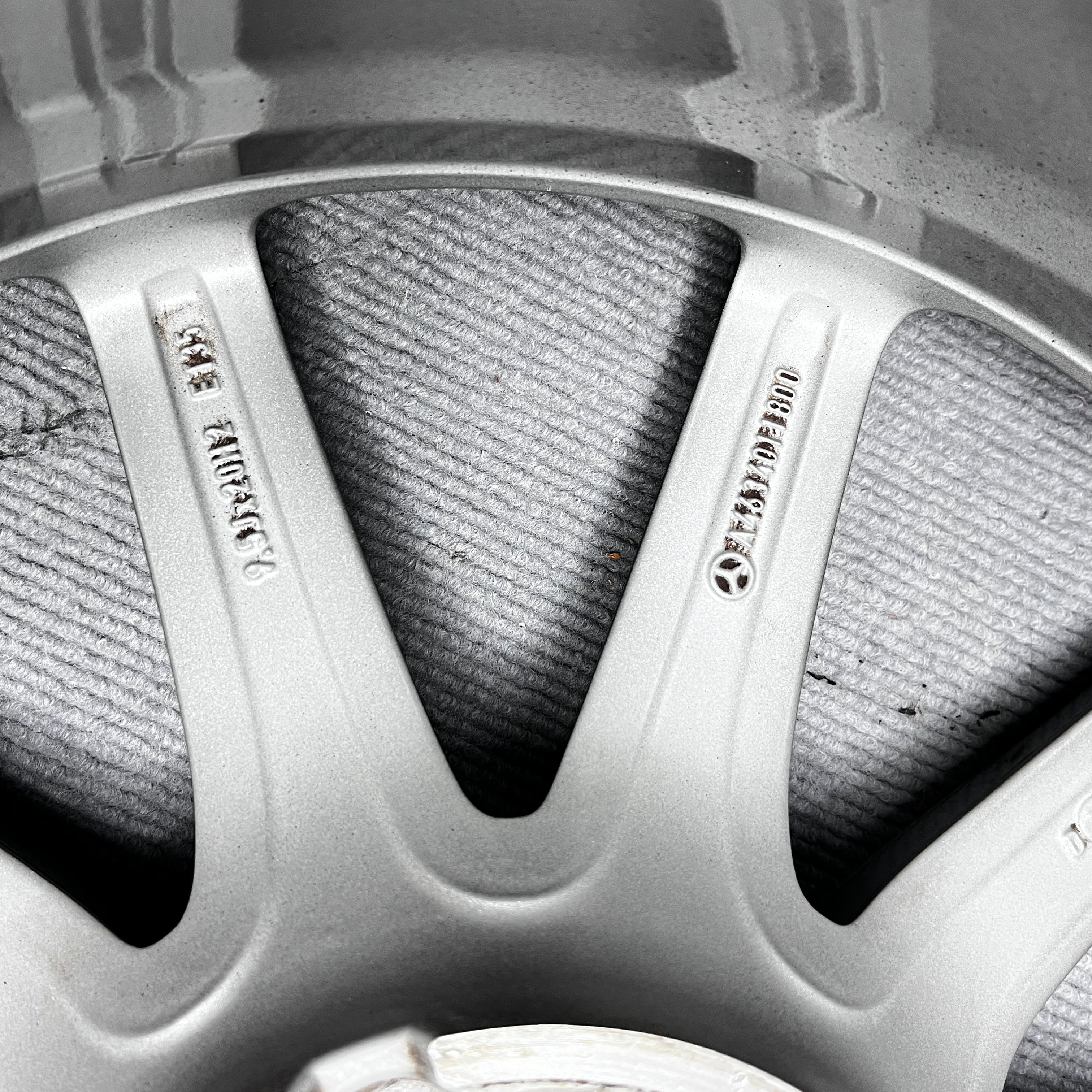 Mercedes-Benz G63 20 inch original wheels