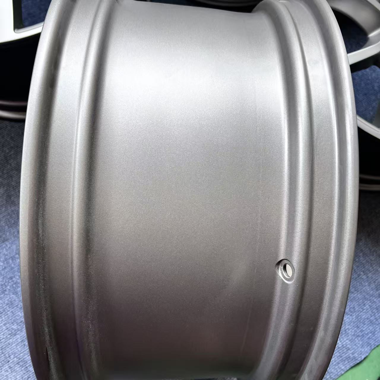 Porsche Cayenne 21-inch original wheels