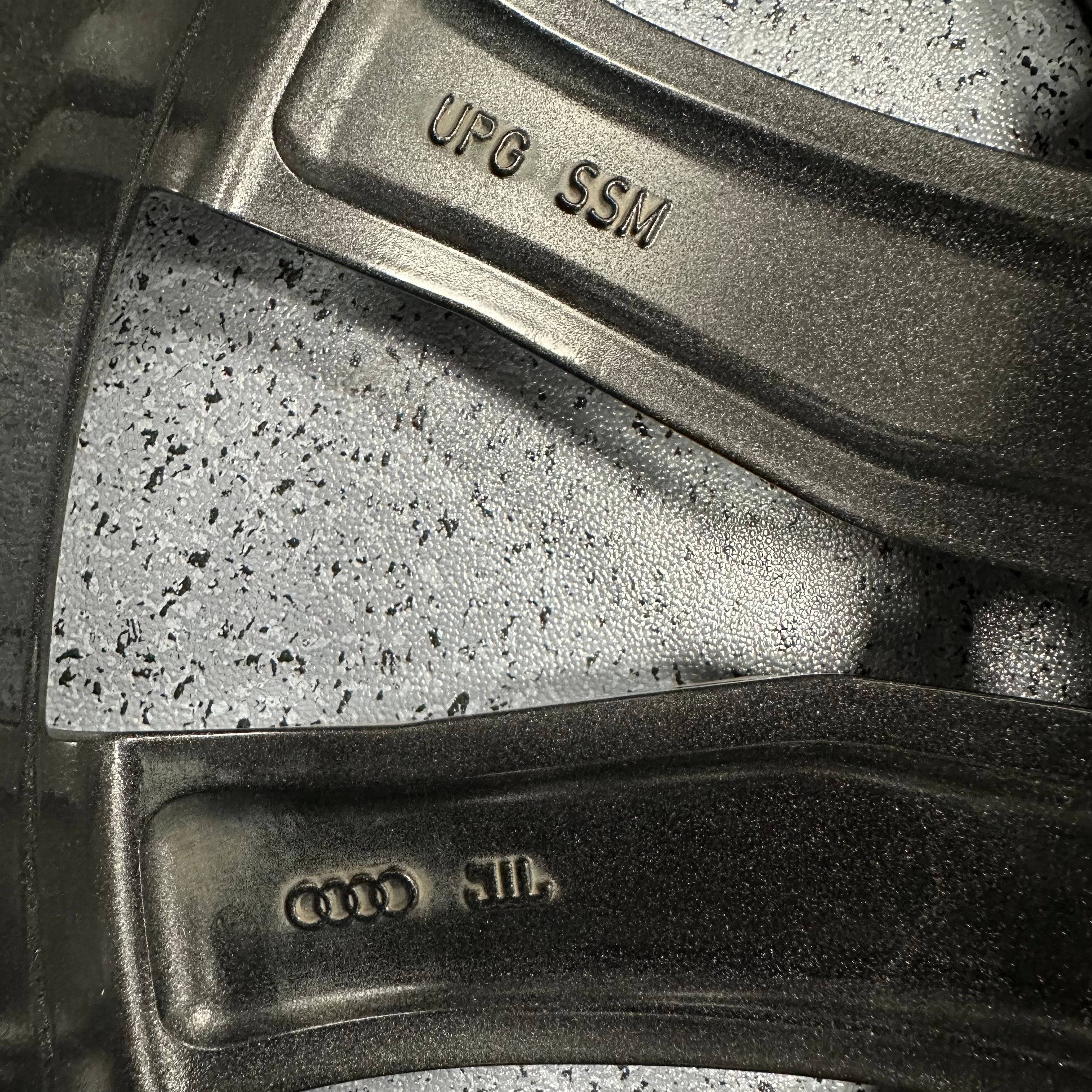 Audi Q8 21 inch original wheels