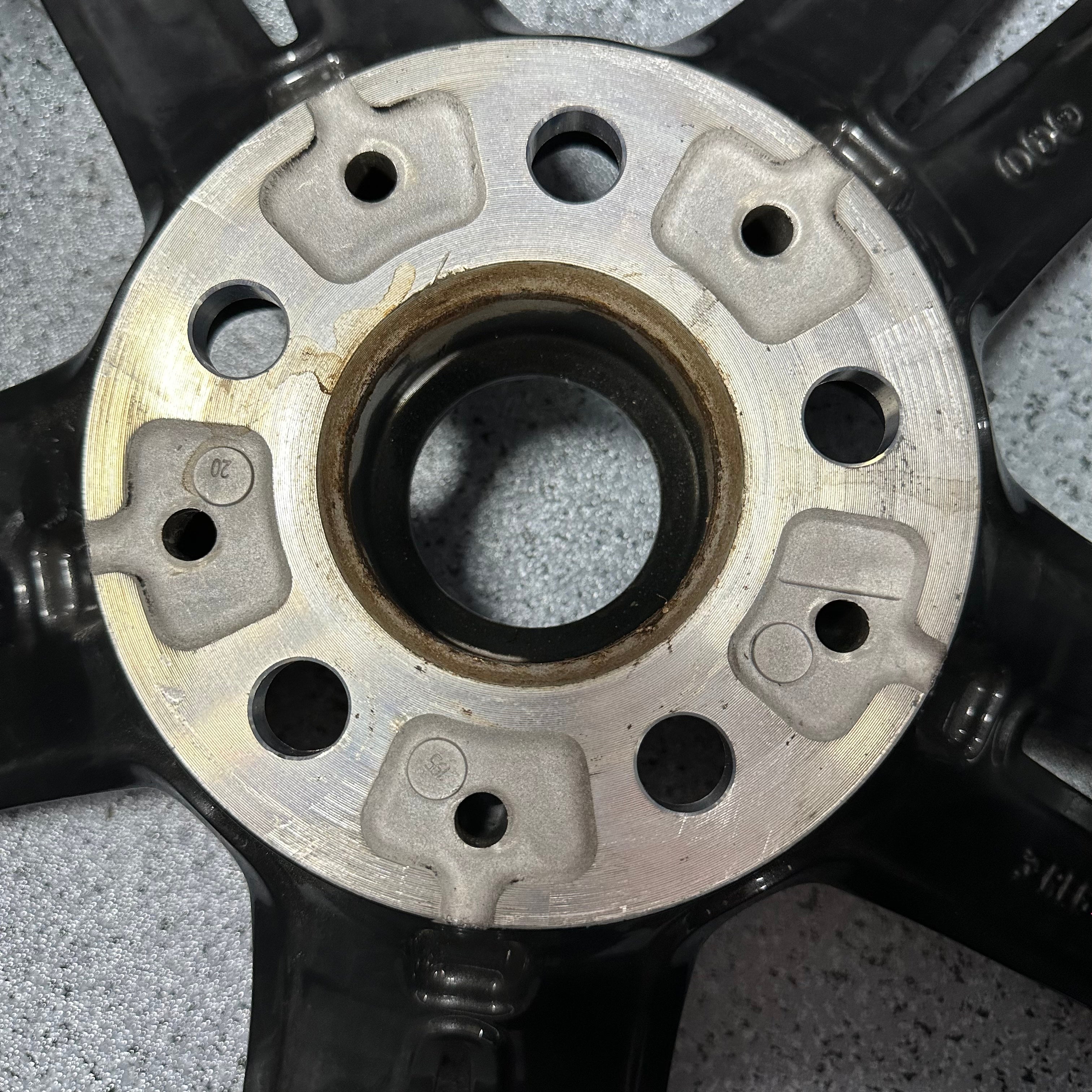 BMW 7 Series 648M 20 inch original wheel