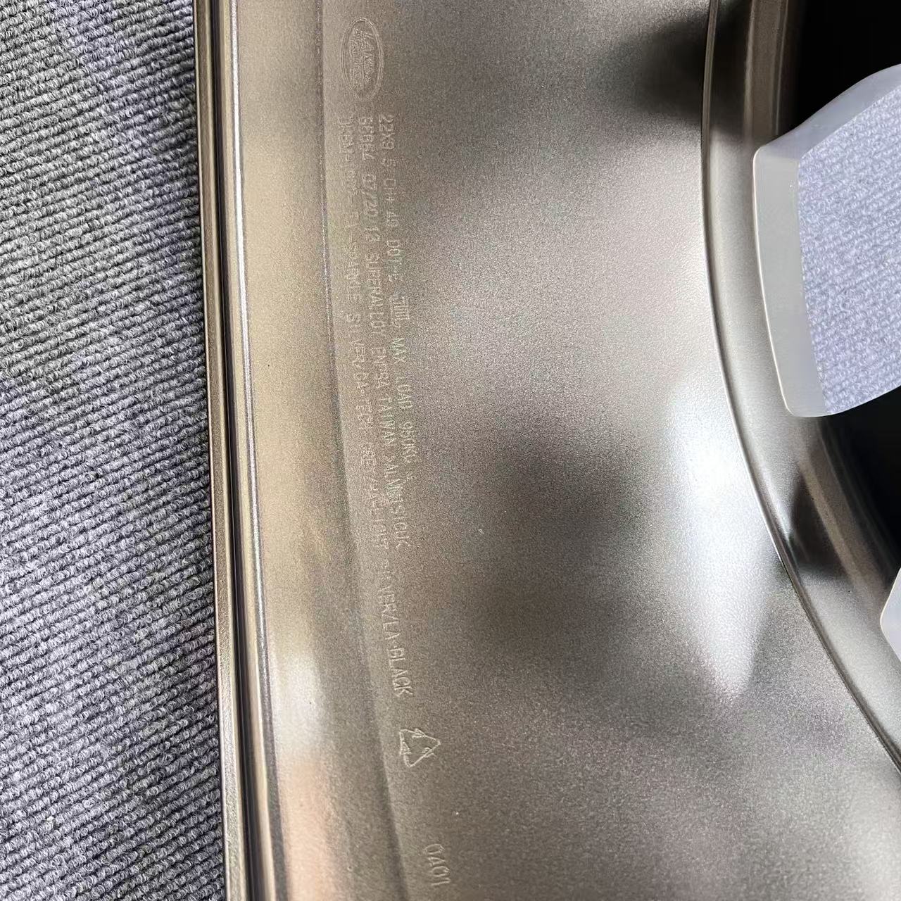 Land Rover RangeRover 22 inch original wheel