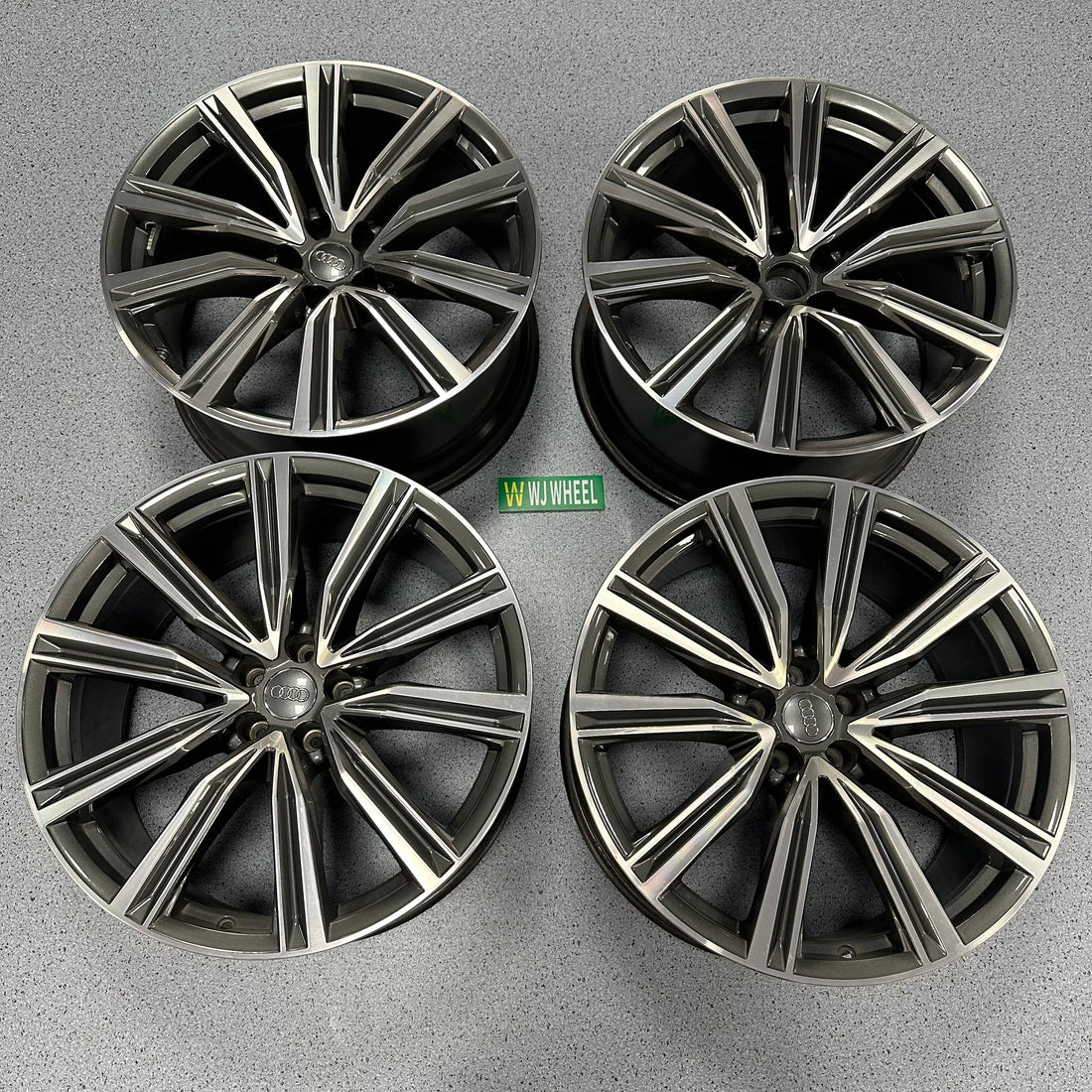 Audi Q8 21 inch original wheels