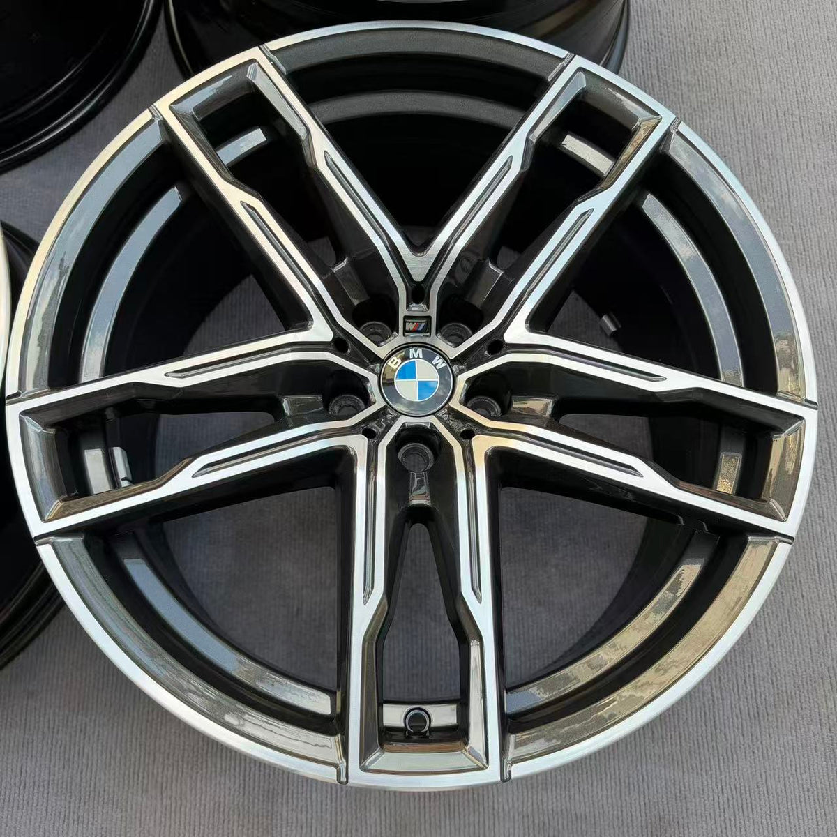 BMW M5 810M 20 inch original wheels