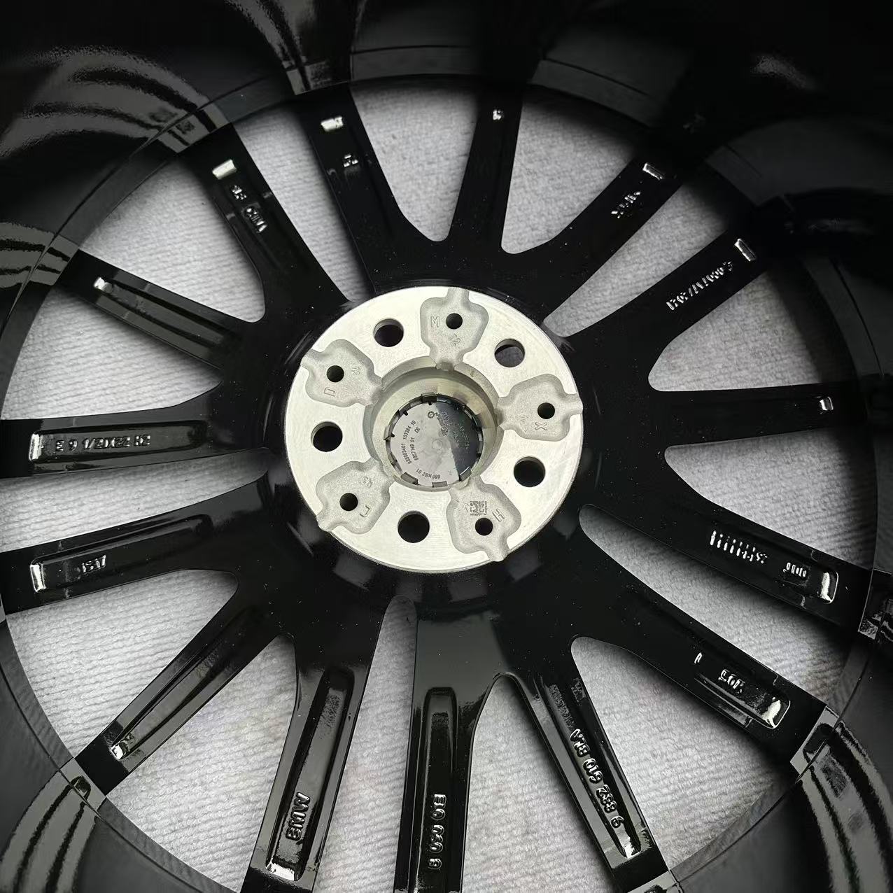 BMW X5 742M 22-inch brand new original wheels