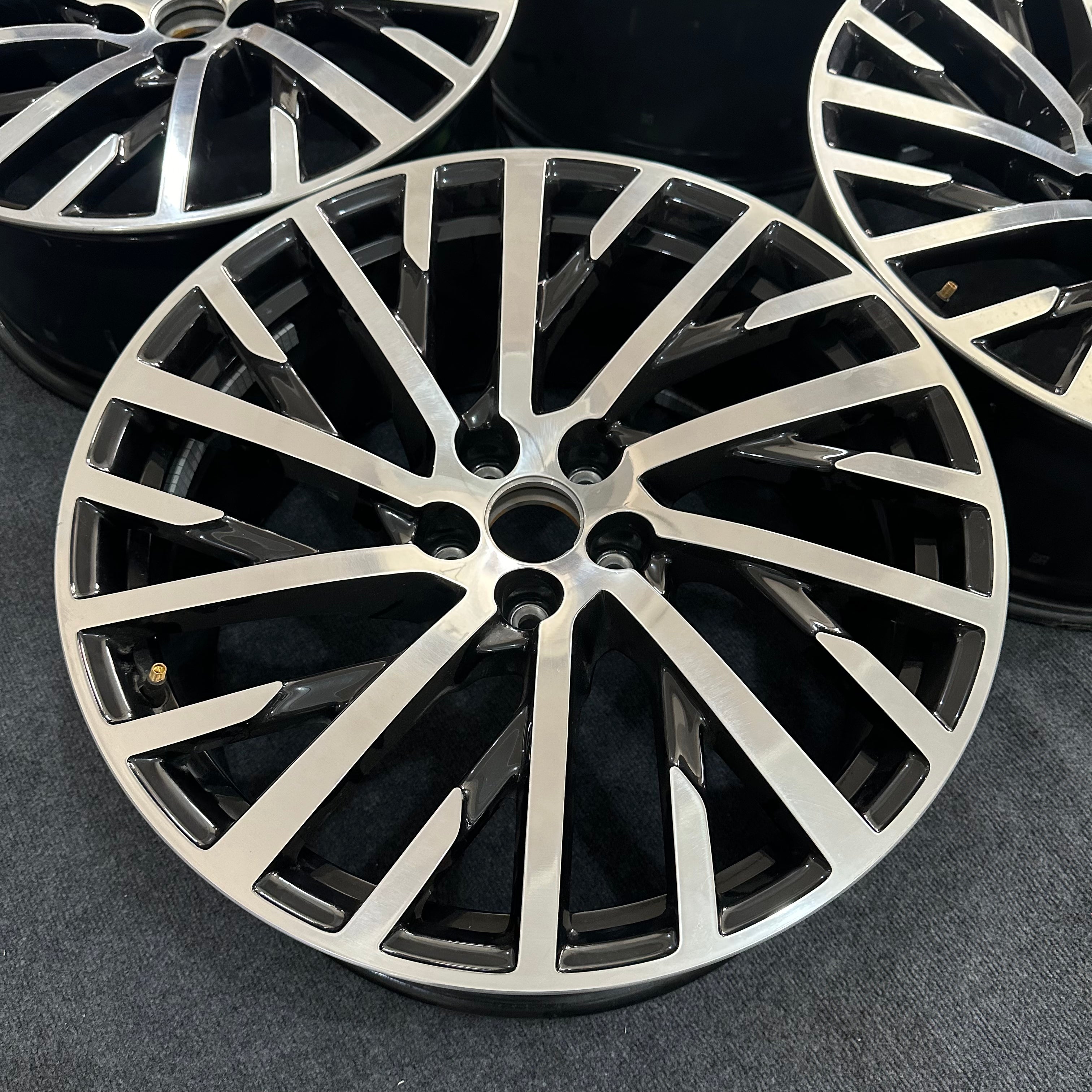 Audi  A8 20 inch original wheel