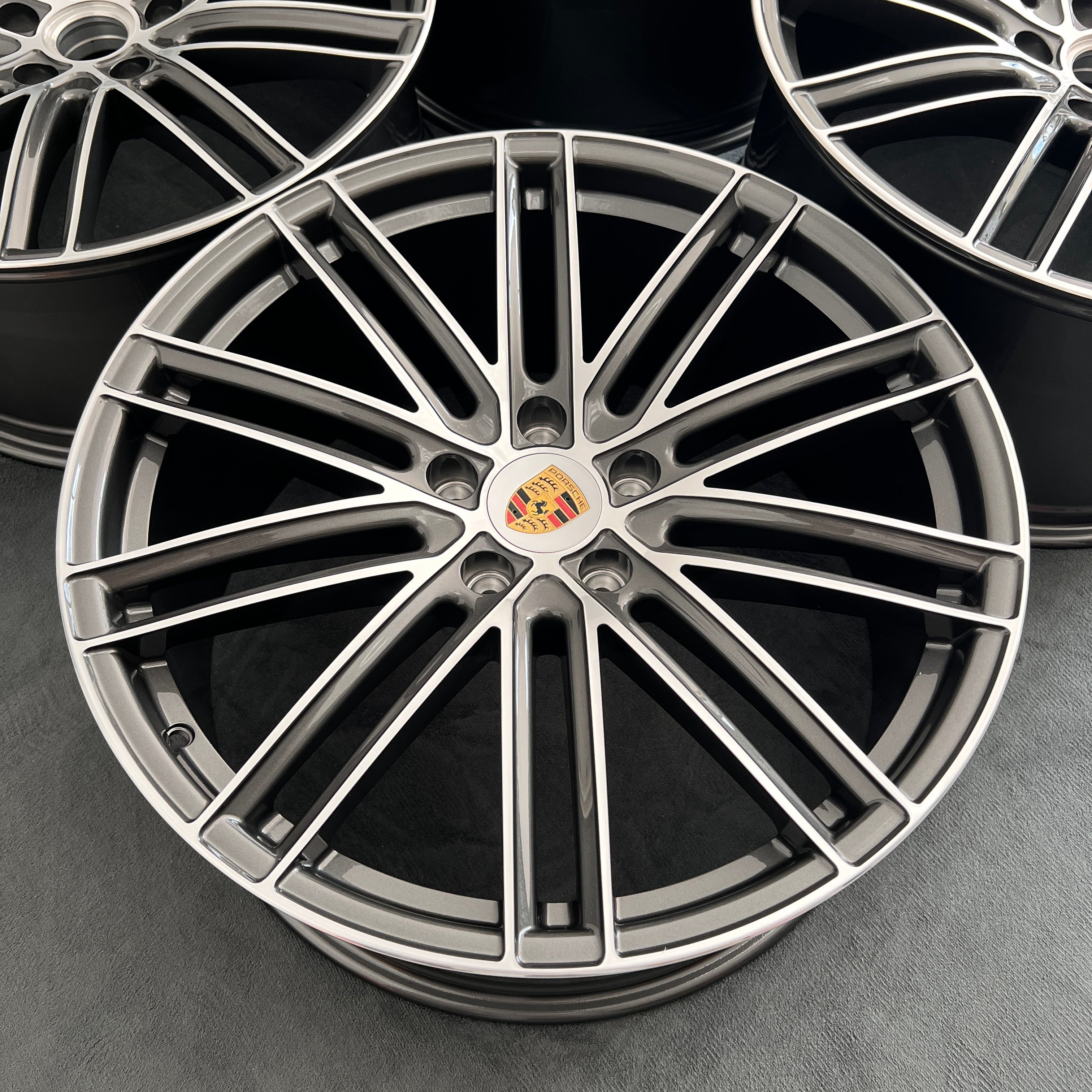 Porsche Cayenne 22 inch  original  wheel