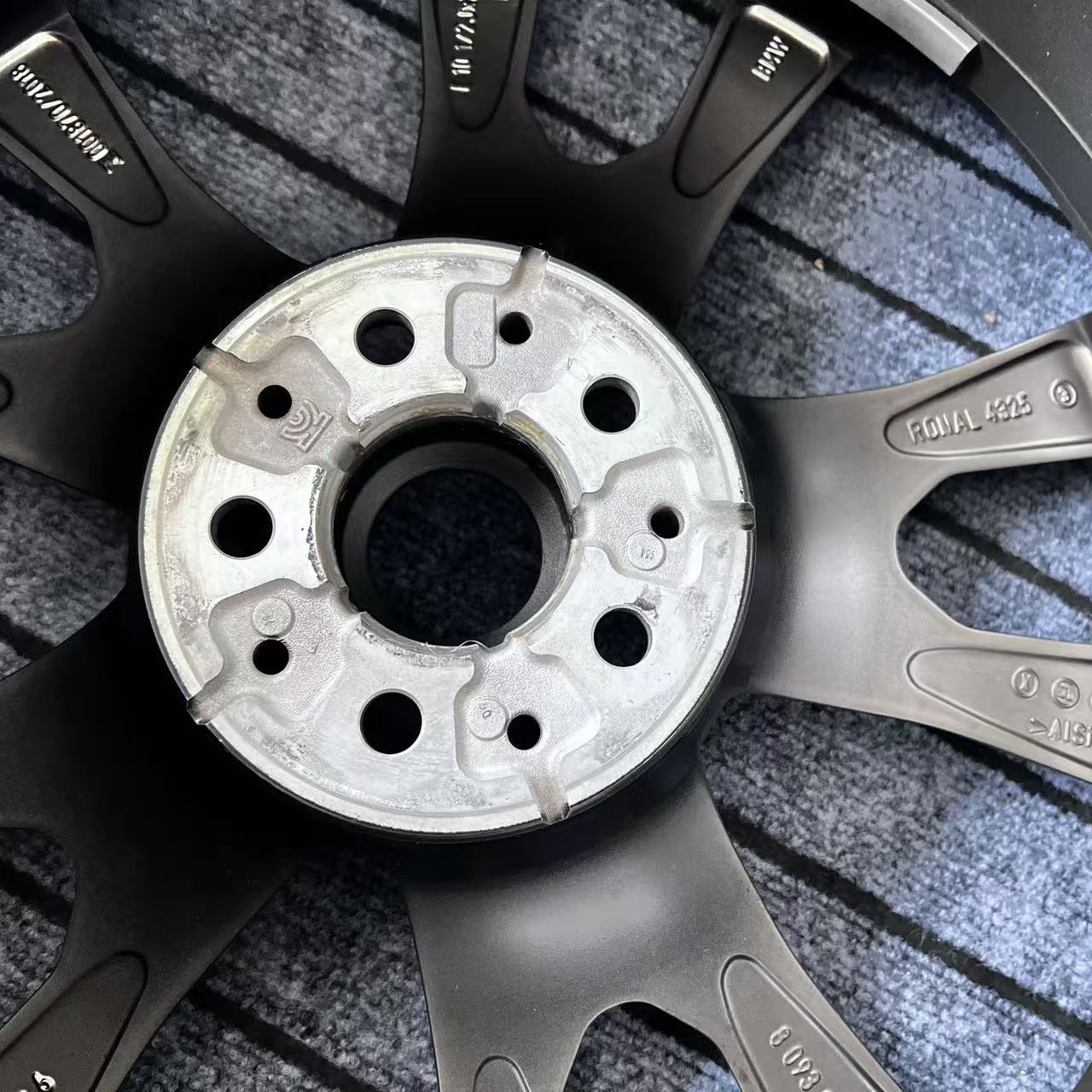 BMW X7 755M 22 inch original wheel