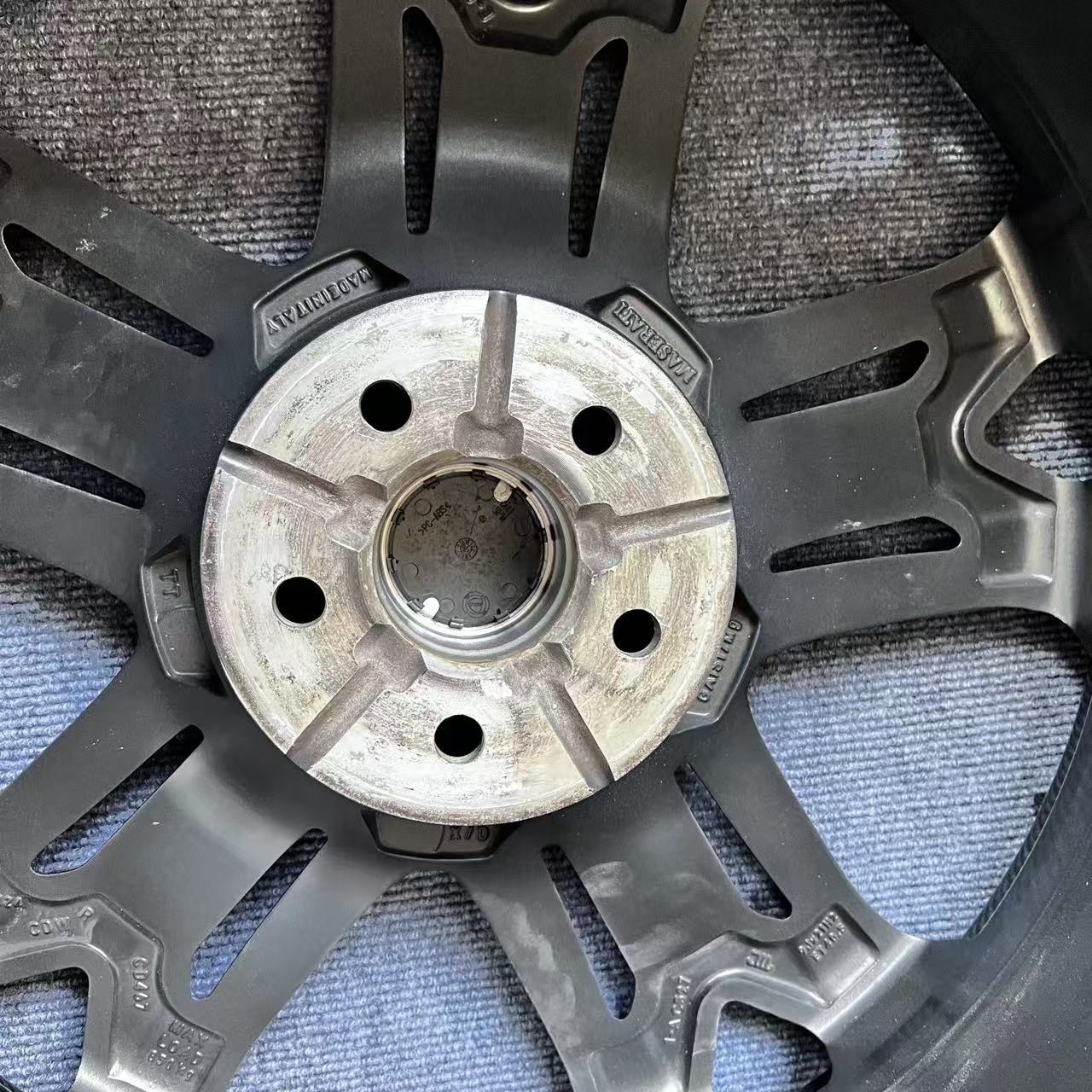 Maserati Levante 21 inch original wheel